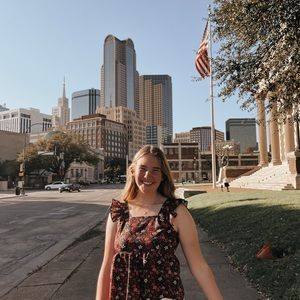 Hi! Welcome to my closet!!